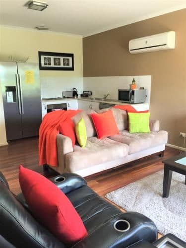 Deluxe One-Bedroom Apartment