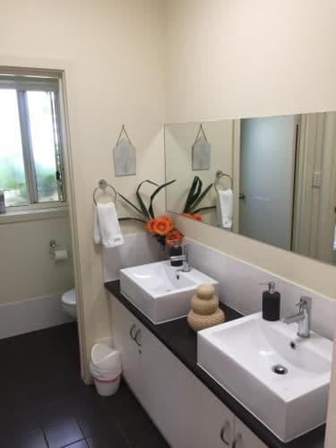 Deluxe One-Bedroom Apartment
