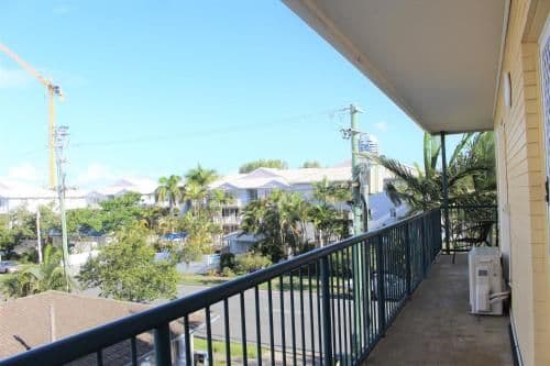 One-Bedroom Apartment with Balcony