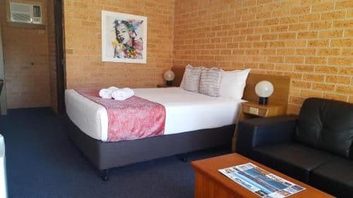 Deluxe Queen Room