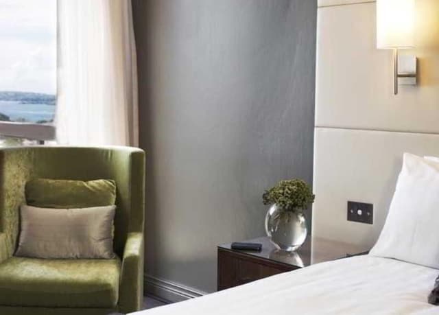 SUITE ONE BEDROOM