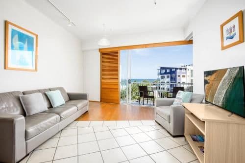 Two-Bedroom Apartment with Spa Bath and Balcony