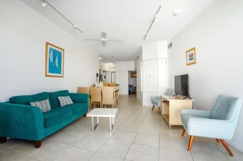 Two-Bedroom Apartment with Spa Bath and Balcony