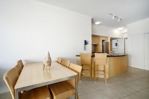 Two-Bedroom Apartment with Spa Bath and Balcony