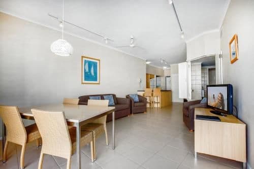 Two-Bedroom Apartment with Spa Bath and Balcony