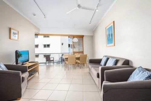 Two-Bedroom Apartment with Spa Bath and Balcony