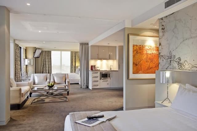 APARTMENT THREE BEDROOMS