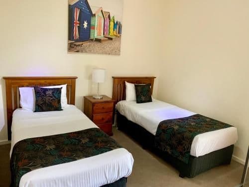 Large Two-Bedroom Apartment with Sea View