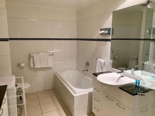 Large Two-Bedroom Apartment with Sea View