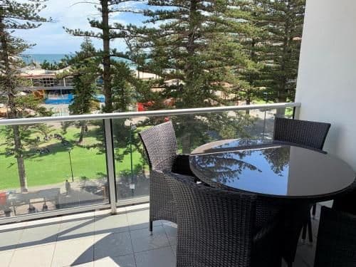 Large Two-Bedroom Apartment with Sea View