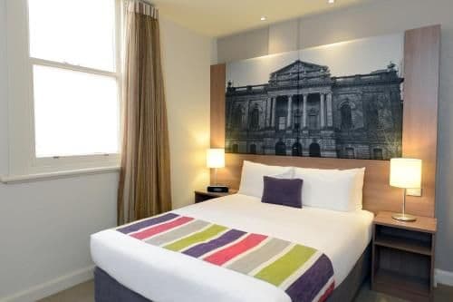 Standard Queen Room