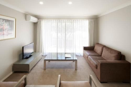 One-Bedroom Deluxe Apartment