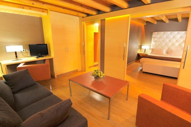 JUNIOR SUITE STANDARD