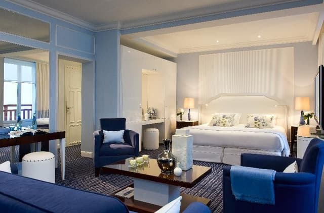 JUNIOR SUITE DELUXE SEA VIEW