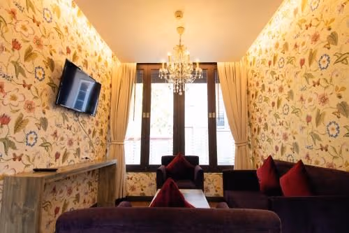 Suite - Cattleya