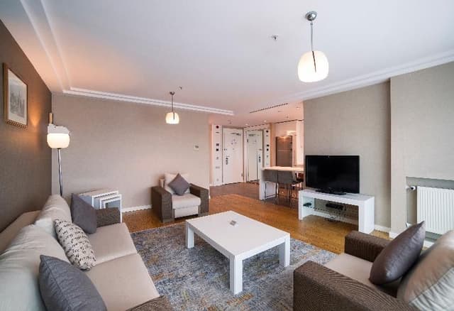 APARTMENT THREE BEDROOMS