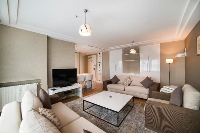 APARTMENT THREE BEDROOMS