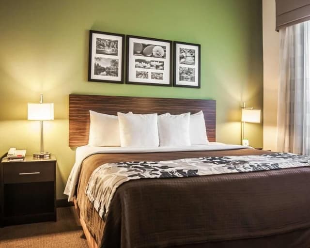 DOUBLE KING SIZE BED