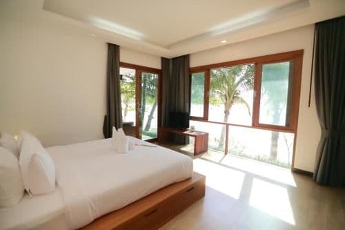 Beachfront 2 Bedroom Villa with Free Shuttle to Lamai Center