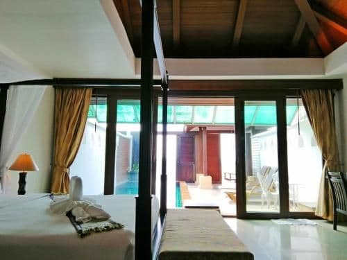 VILLA WITH PRIVATE POOL