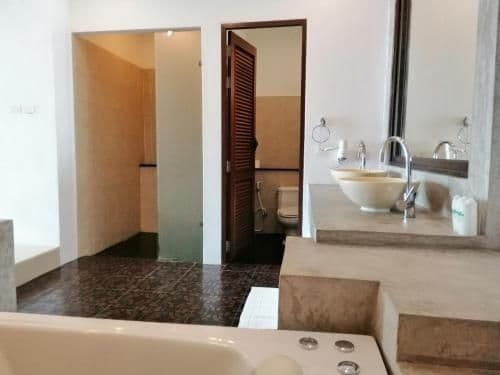 VILLA WITH PRIVATE POOL