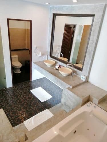 VILLA WITH PRIVATE POOL