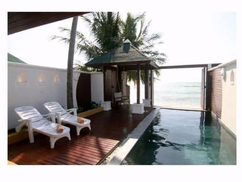 VILLA WITH PRIVATE POOL