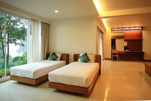 Deluxe Family Room