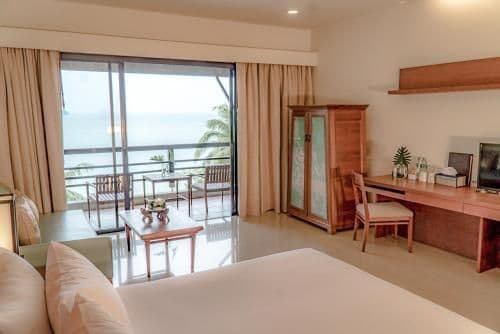 Deluxe Beachfront