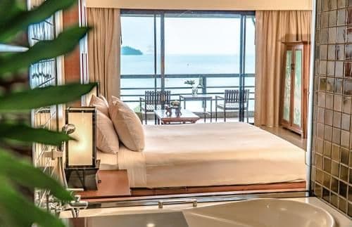 Deluxe Beachfront