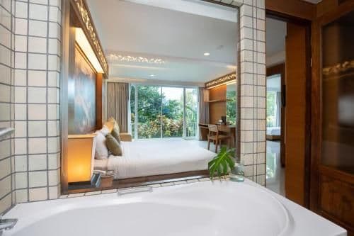 Deluxe Family Room