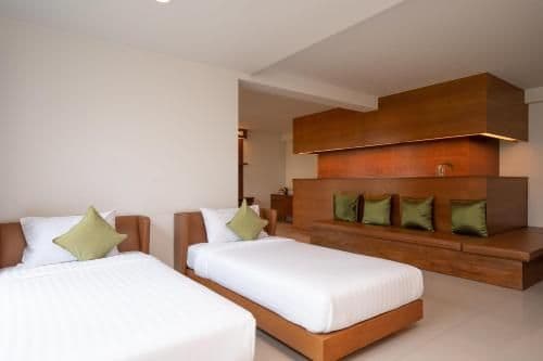 Deluxe Family Room