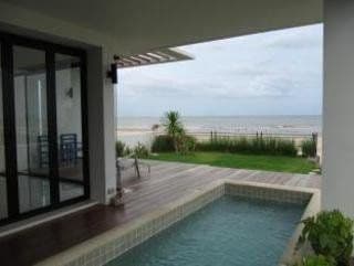 Talay Naresuan Beach House
