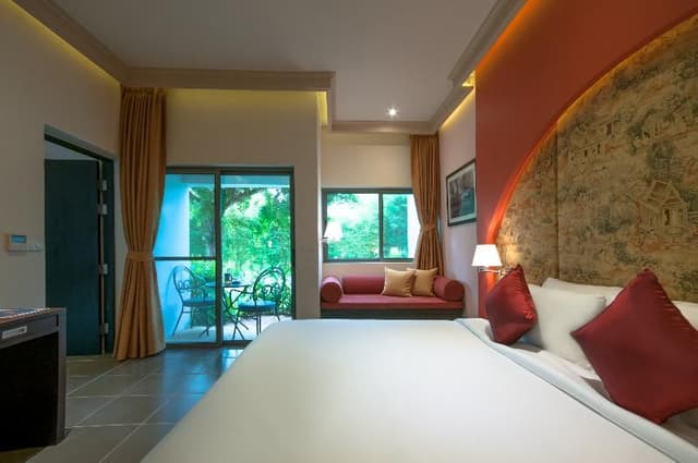 SUITE GARDEN VIEW KING BED