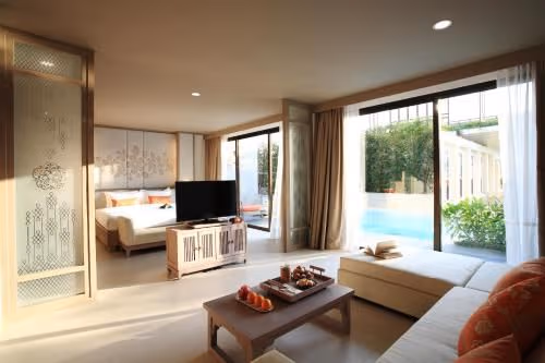 Junior Suite Pool Access
