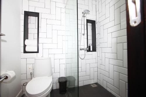 Deluxe Triple ( No Bathtub )
