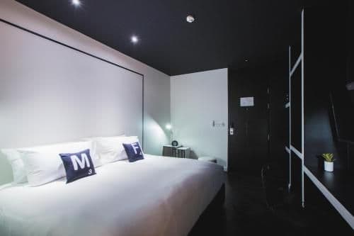 Deluxe Double bed ( No Bathtub )