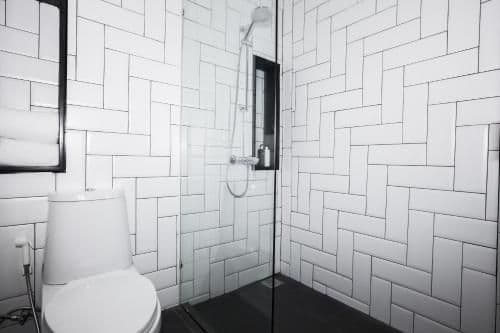 Deluxe Triple ( No Bathtub )