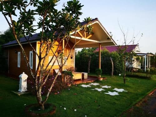 Double or Twin Room with Mountain View