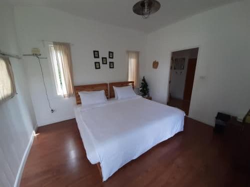 Double or Twin Room with Mountain View