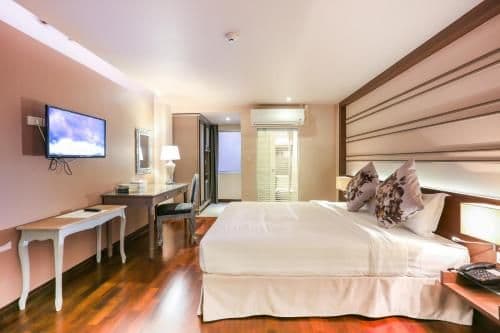Deluxe King room with Bathtub - No view
