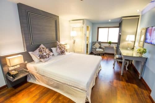 Deluxe King Room