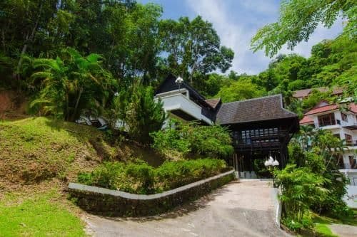 Three-Bedroom Villa with Sea View