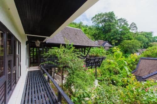 Three-Bedroom Villa with Sea View