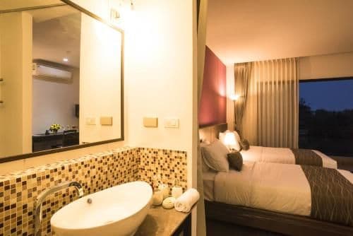 Superior Twin Room with City View