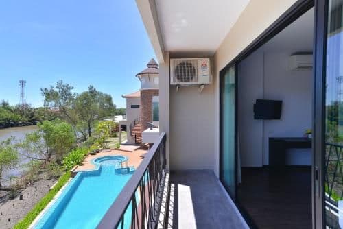 Twin Room with Pool View