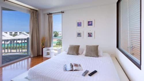 Two-Bedroom Apartment with Sea View (Free in Room Wifi)