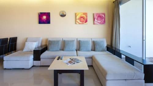 Two-Bedroom Apartment with Sea View (Free in Room Wifi)