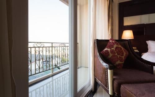 Deluxe King Room