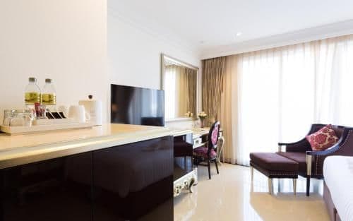 Deluxe King Room